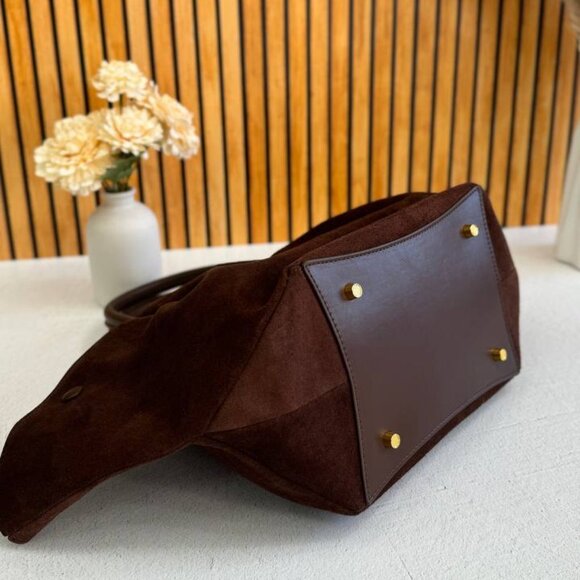 Saya Bag - An Italian bag made of genuine suede - Picture 9 of 14